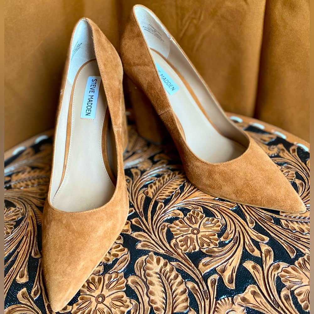 Steve Madden | 9 | BROWN SUEDE Pump
